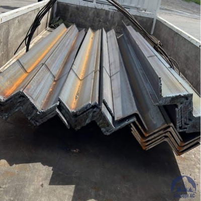 Уголок стальной равнополочный 200х200х13 мм С345 ГОСТ 8509-93 купить в Актобе